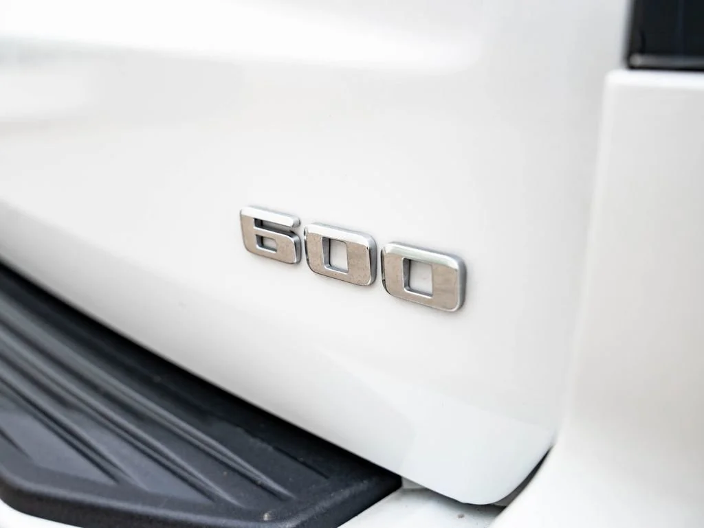 Used 2023 Crystal White Tricoat Cadillac Sport image 20