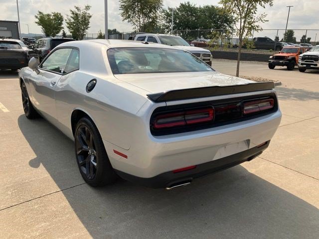 Used 2022 Triple Nickel Clearcoat Dodge SXT image 5