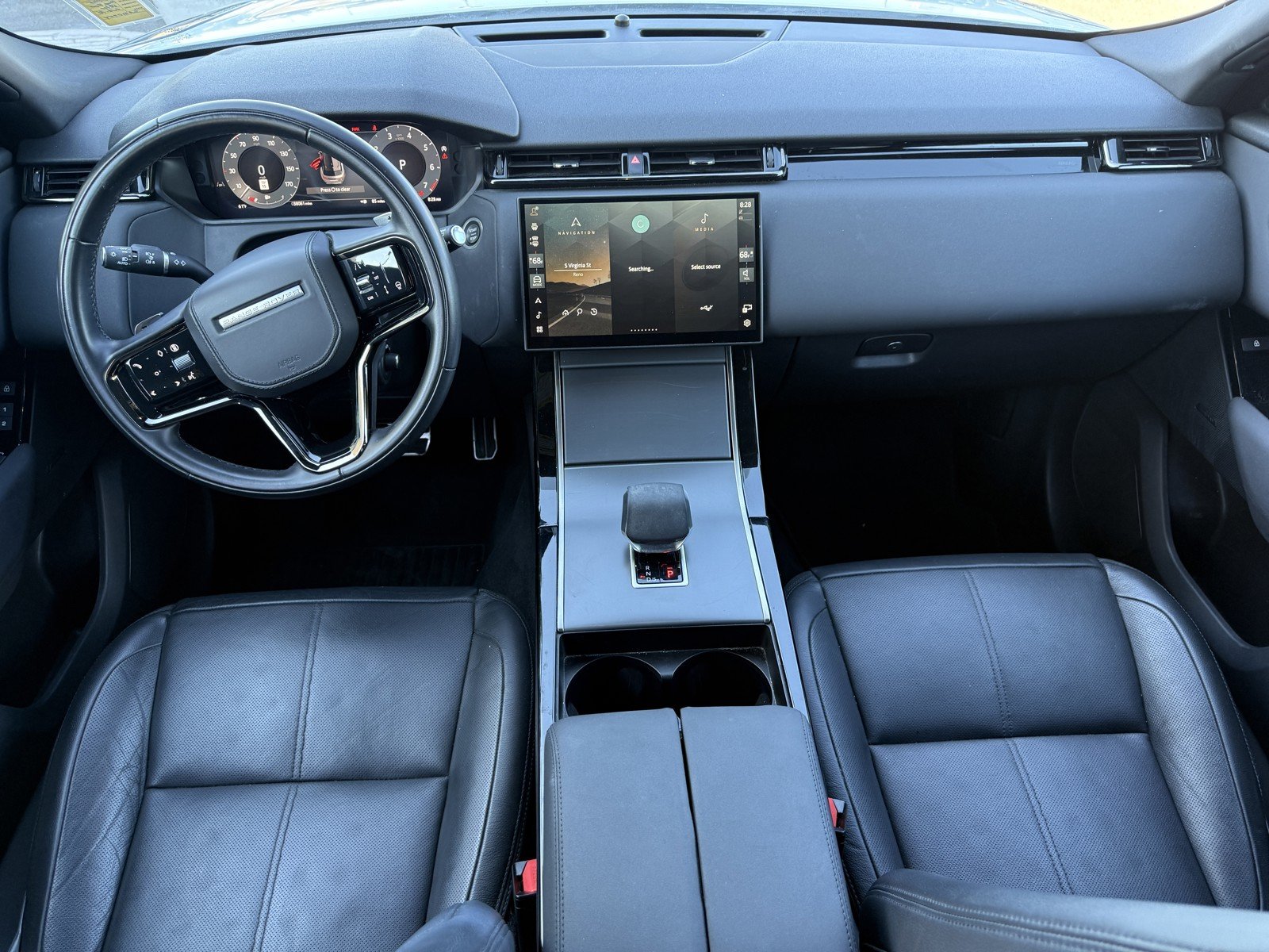 Used 2025 Fuji White Land Rover Dynamic SE image 9