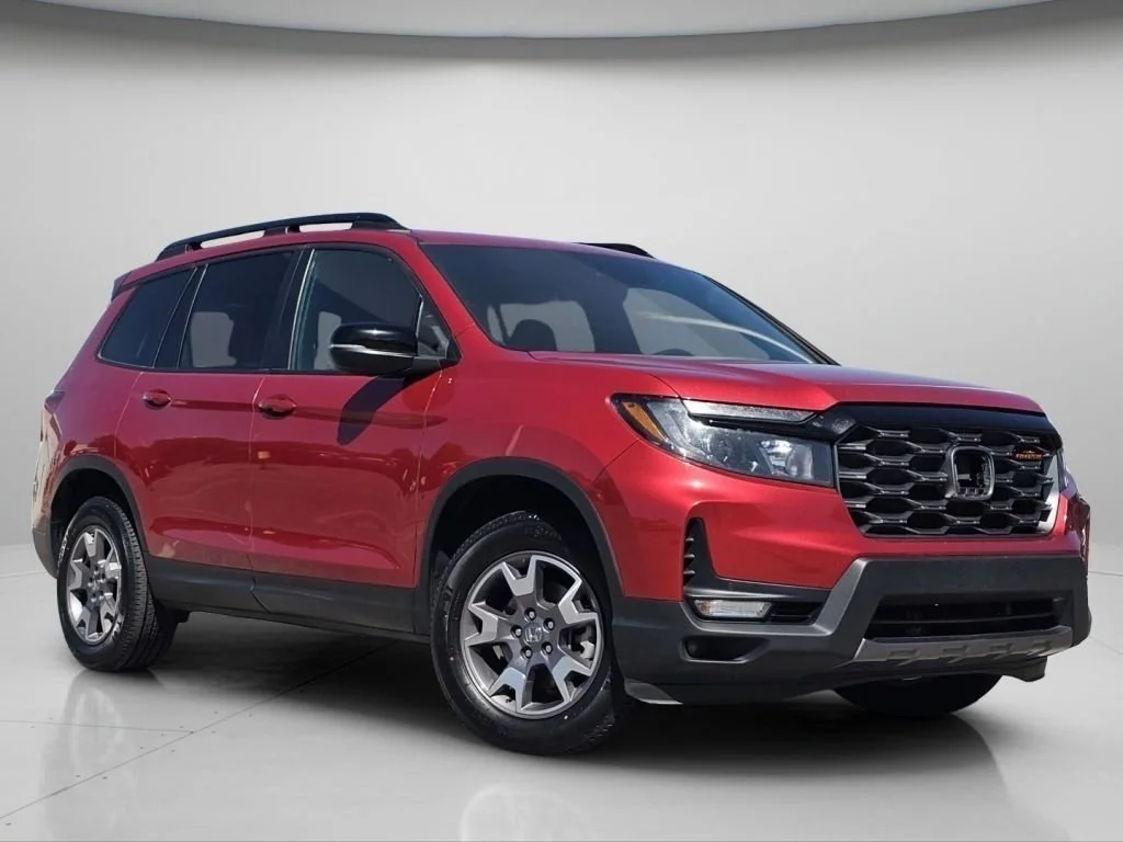 Used 2023 Radiant Red Metallic II Honda TrailSport image 2