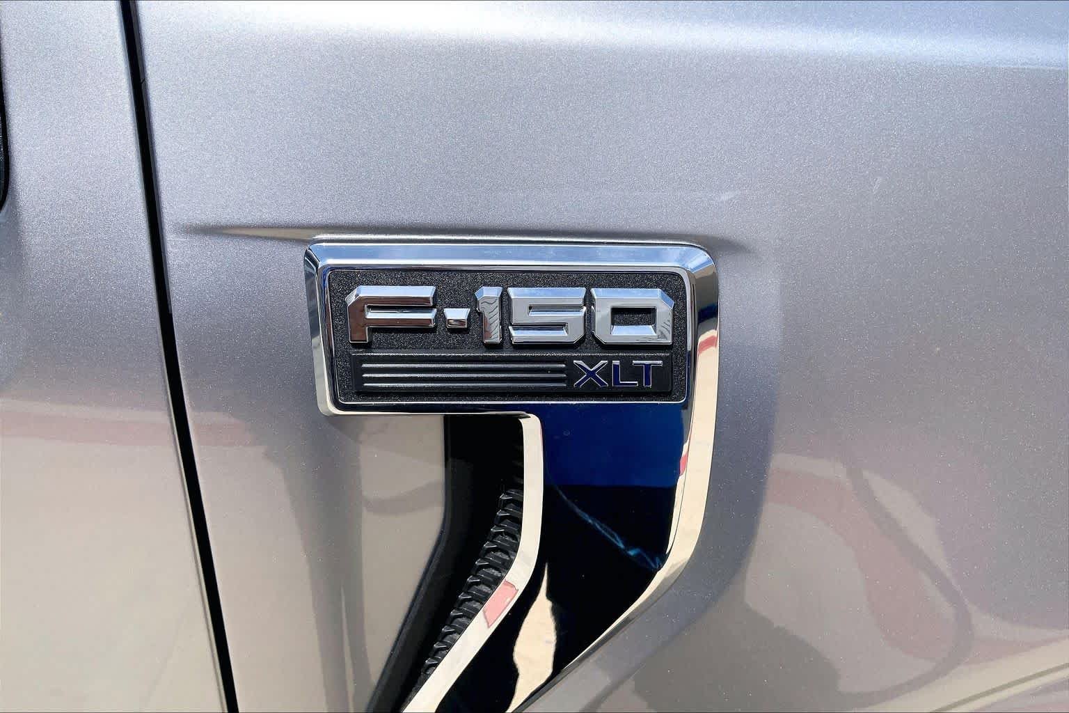Used 2025 Iconic Silver Ford XLT image 33