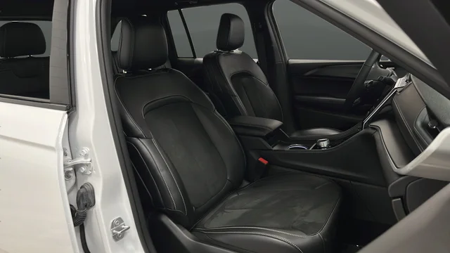 Used 2025 Bright White Clearcoat Jeep Altitude image 24