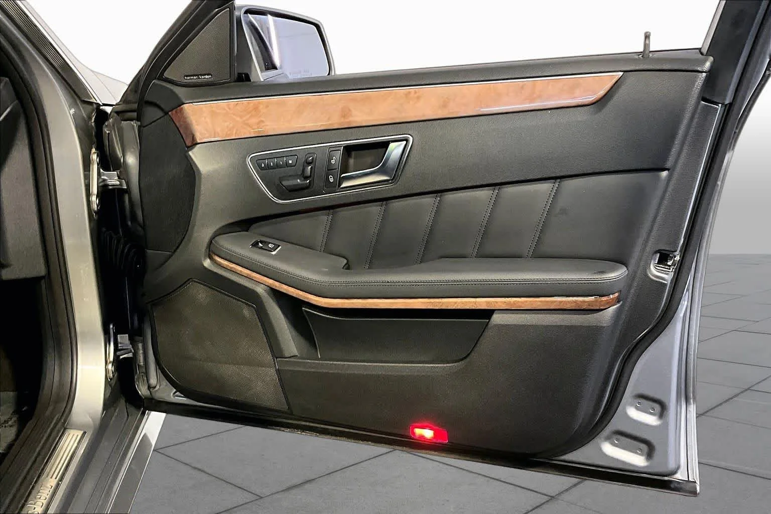 Used 2013 Palladium Silver Metallic Mercedes-Benz E 350 Sport image 22