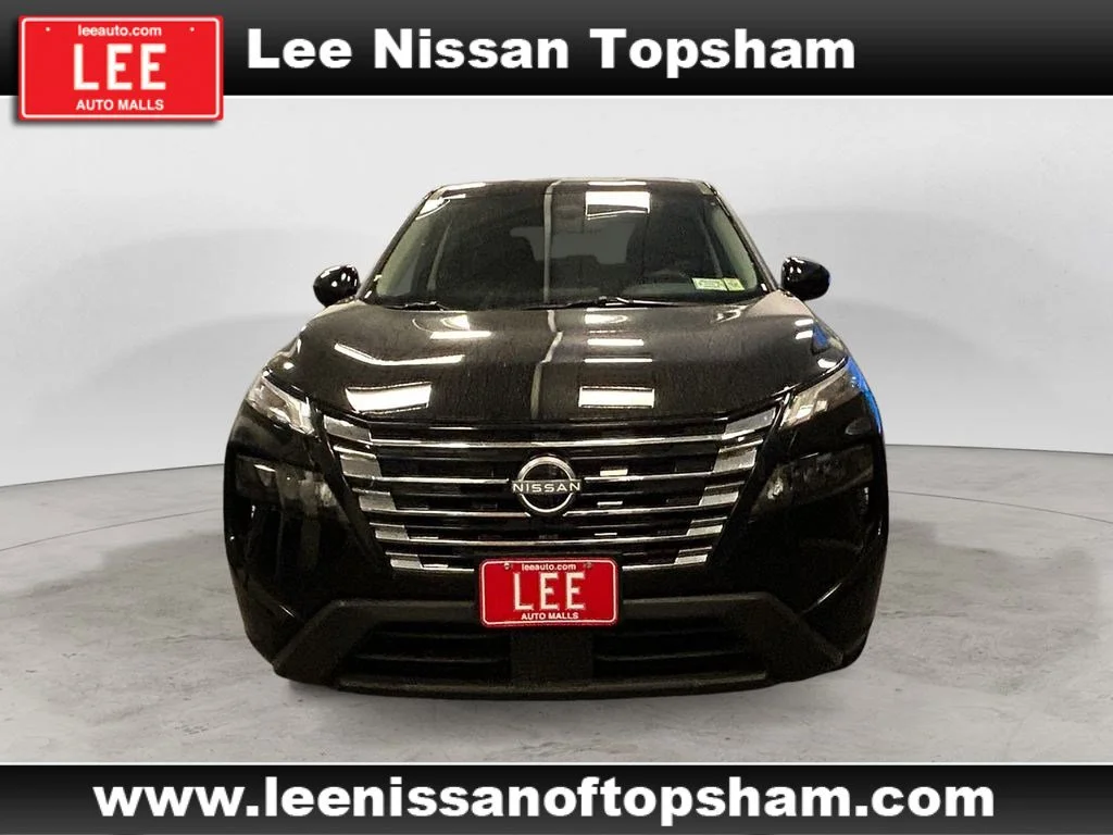 Used 2025 Super Black Nissan SV image 9