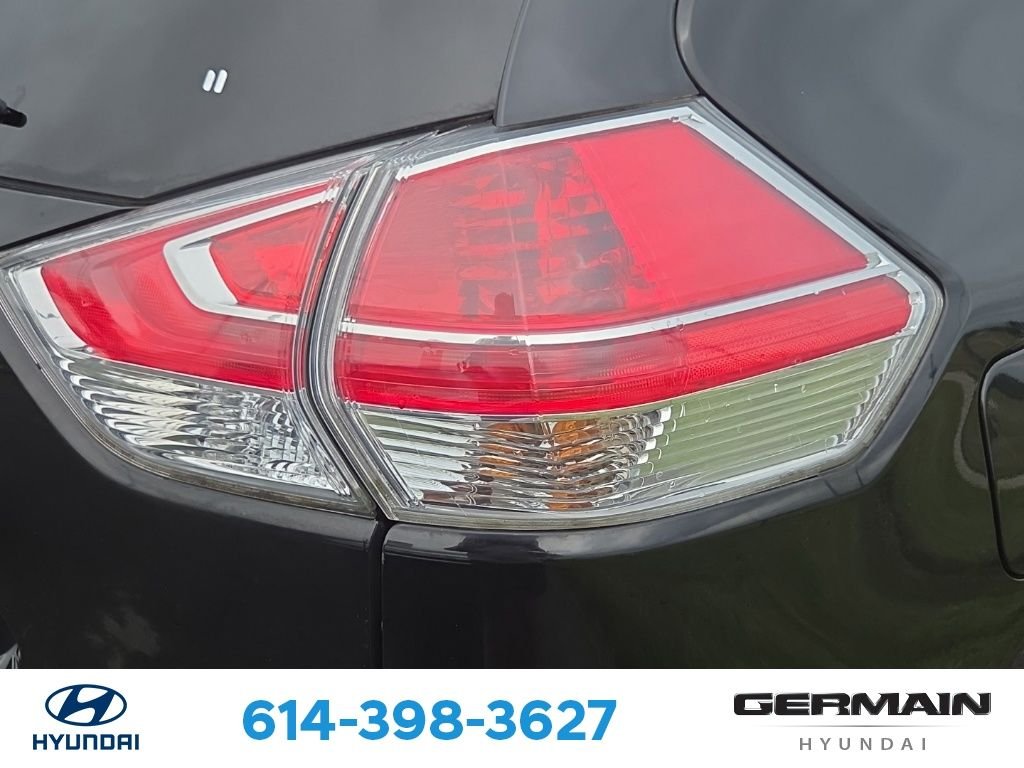Used 2015 Black Nissan SV image 10