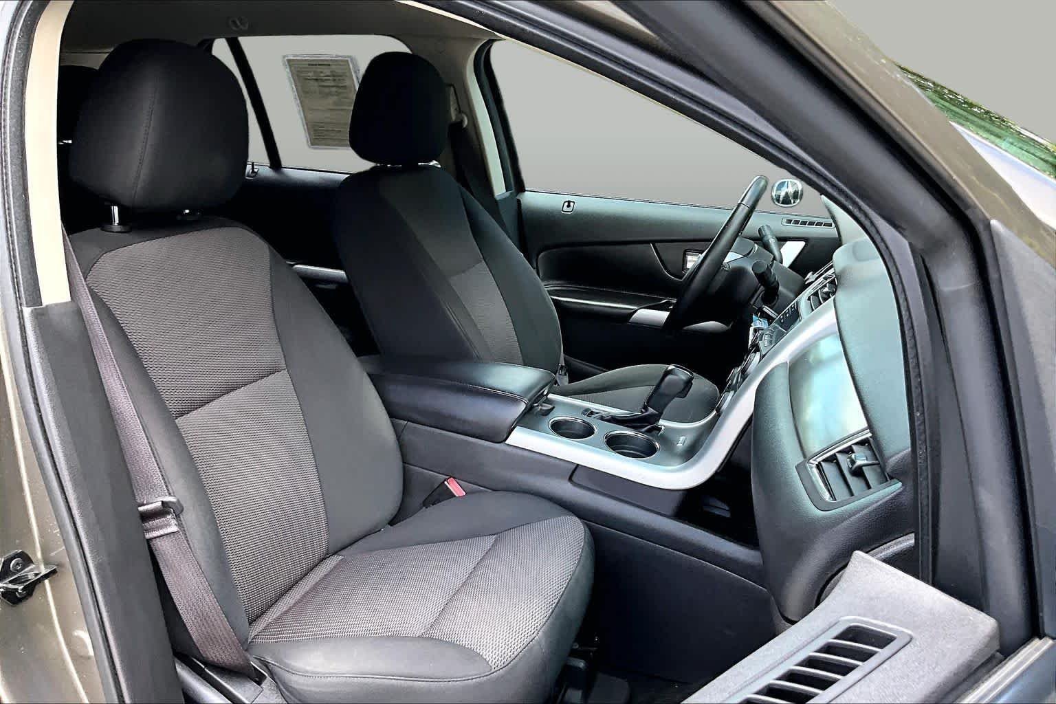 Used 2013 Mineral Grey Metallic Ford SEL image 9