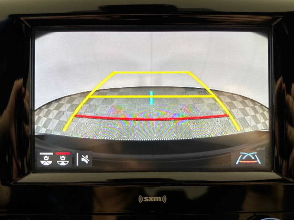 2020 Toyota Camry SE - Photo 16