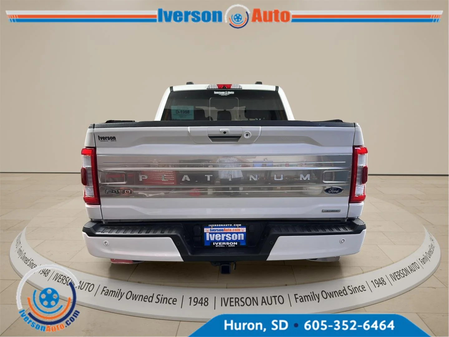 Used 2022 Star White Metallic Tri-Coat Ford Platinum image 8