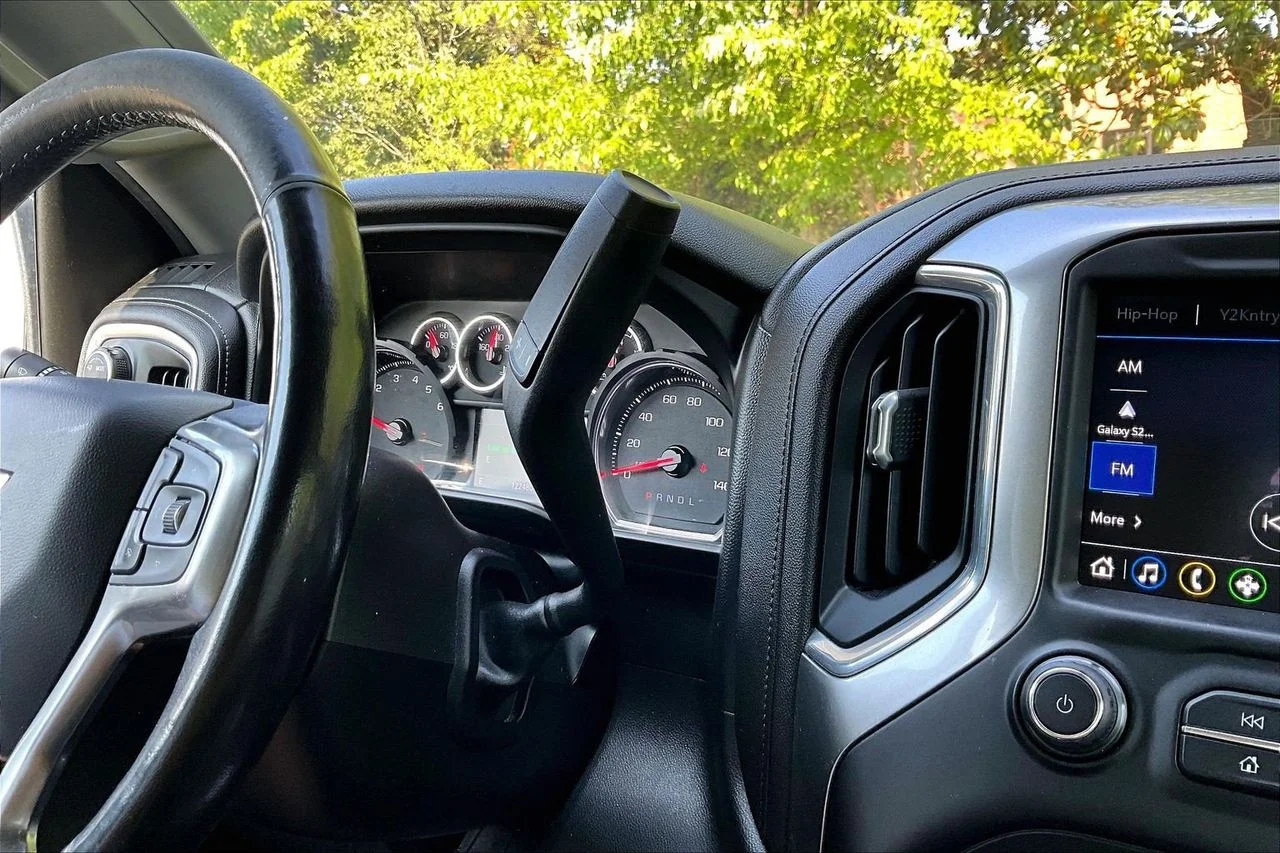 Used 2021 Silver Chevrolet RST image 29
