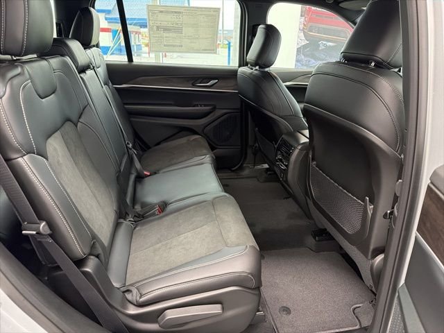 New 2026 Silver Zynith Exterior Paint Jeep Laredo image 11