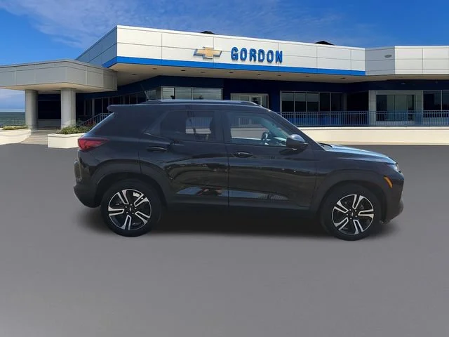 Used 2023 MOSAIC BLACK METALLIC Chevrolet LT image 7