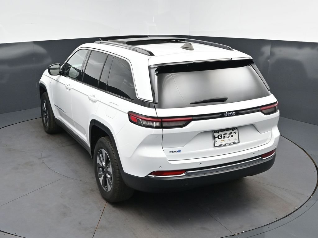 Used 2024 White Jeep 4xe image 33
