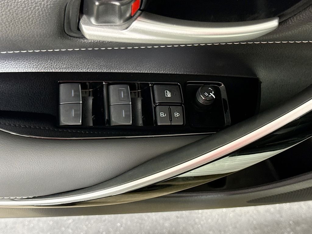 Used 2024 Ice Cap Toyota XSE image 18