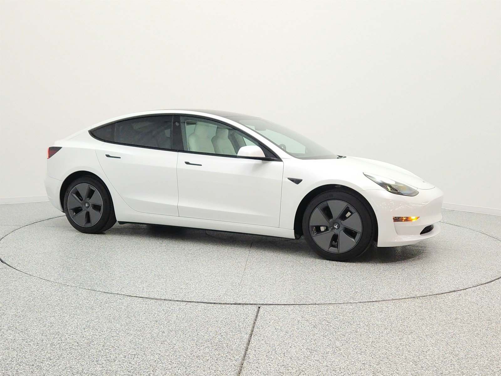 Used 2021 Pearl White Multi-Coat Tesla Standard Range Plus RWD image 4