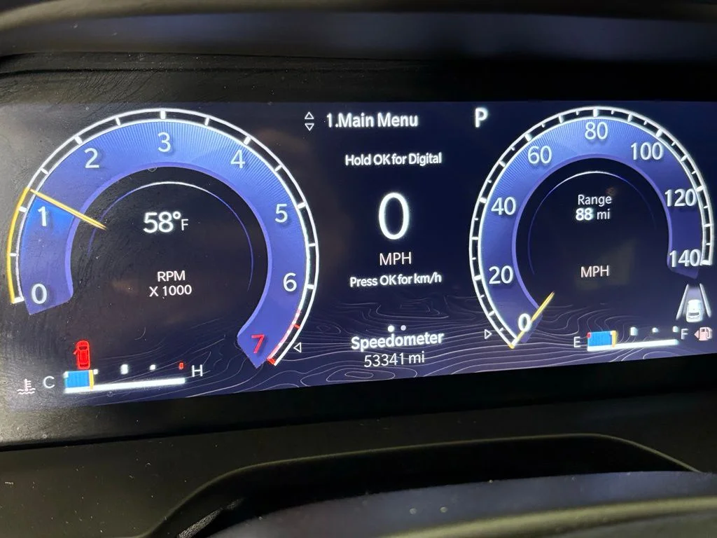 Used 2022 White Jeep Laredo image 23