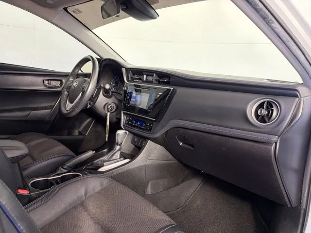 Used 2017 White Toyota SE image 39