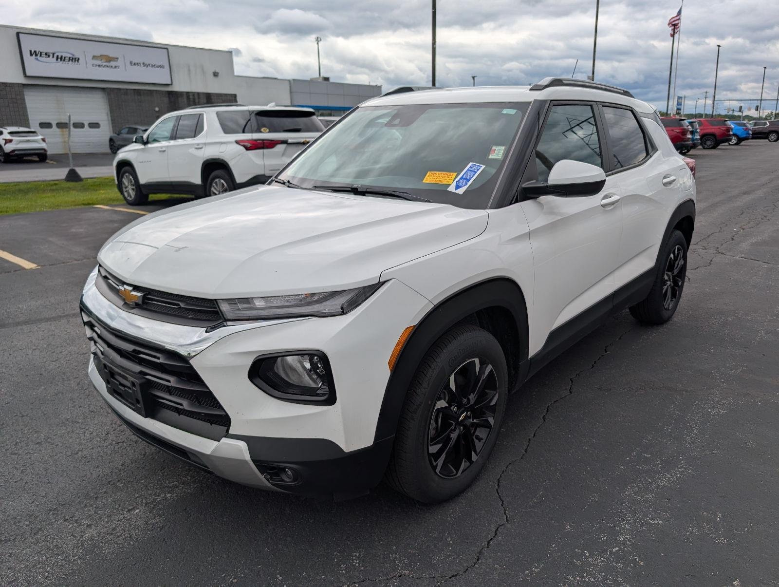 Used 2023 Summit White Chevrolet LT image 4