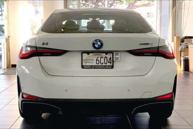 Used 2023 Alpine White BMW eDrive35 image 4