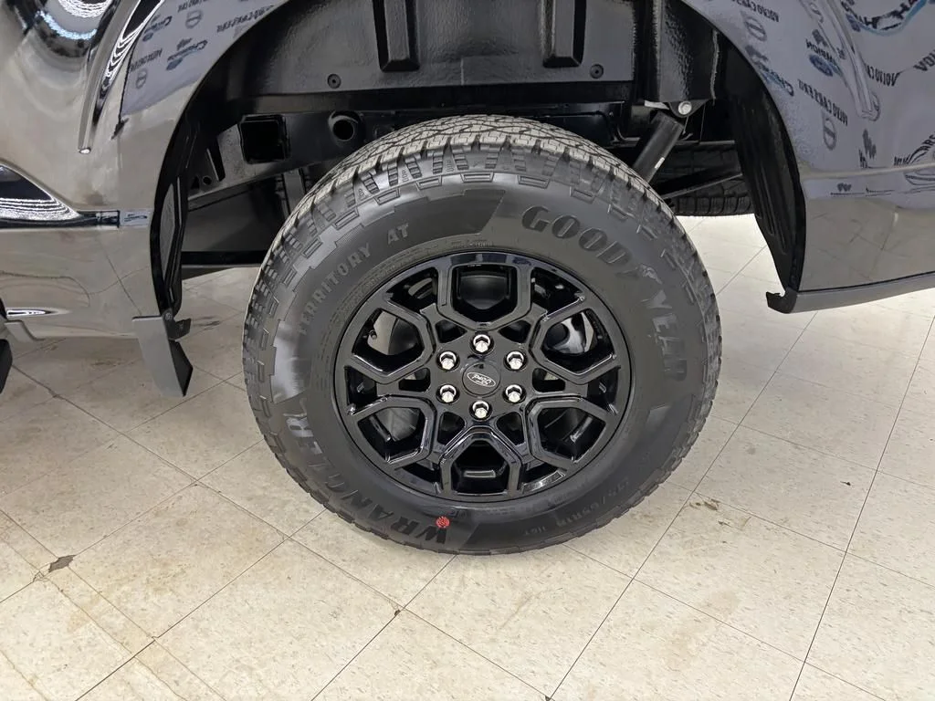 New 2026 Agate Black Metallic Ford XLT image 27