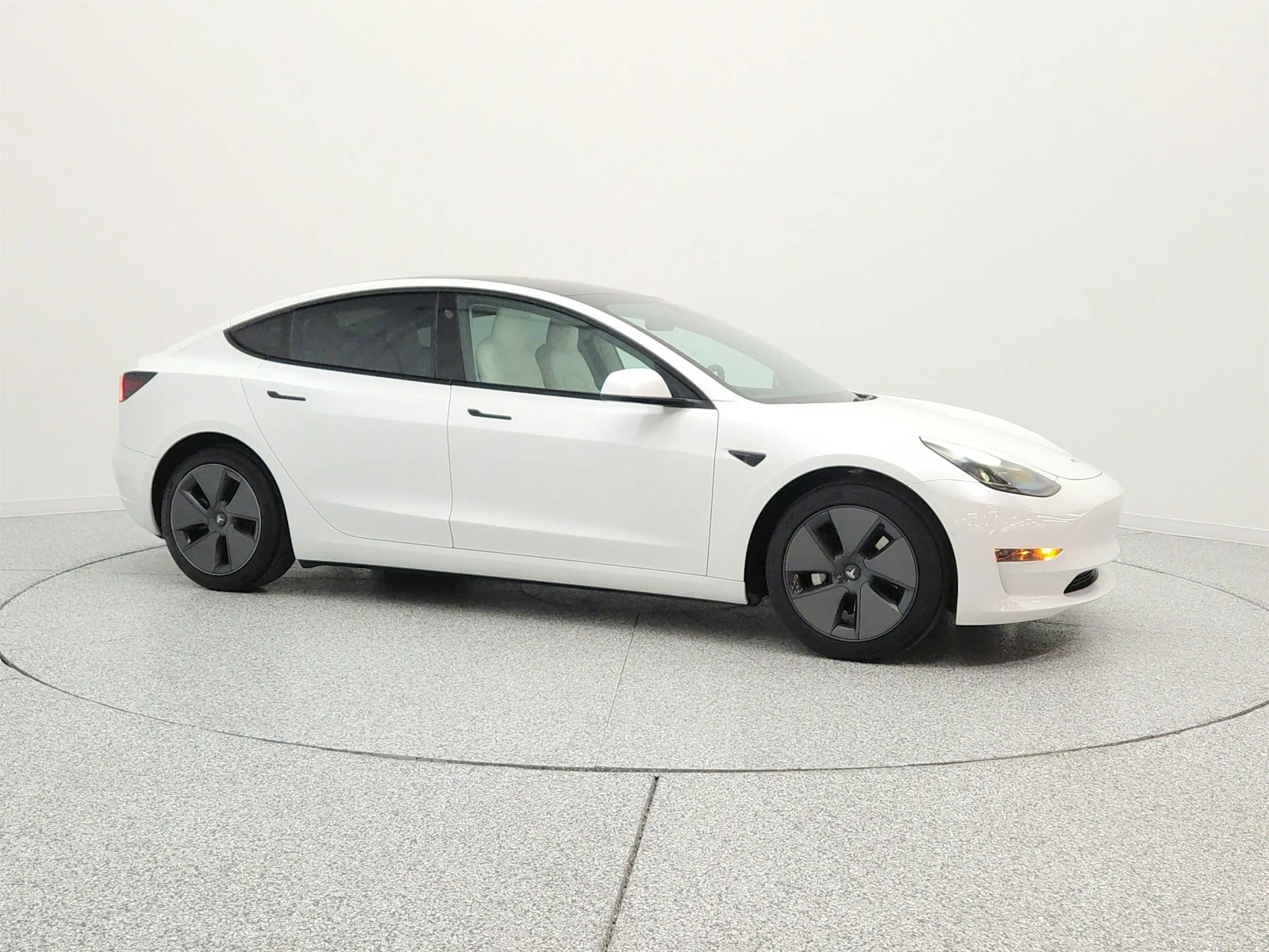 Used 2021 Pearl White Multi-Coat Tesla Standard Range Plus RWD image 4