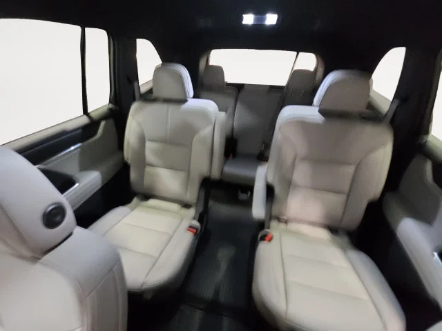 New 2026 Glacier White Tricoat GMC Elevation image 13