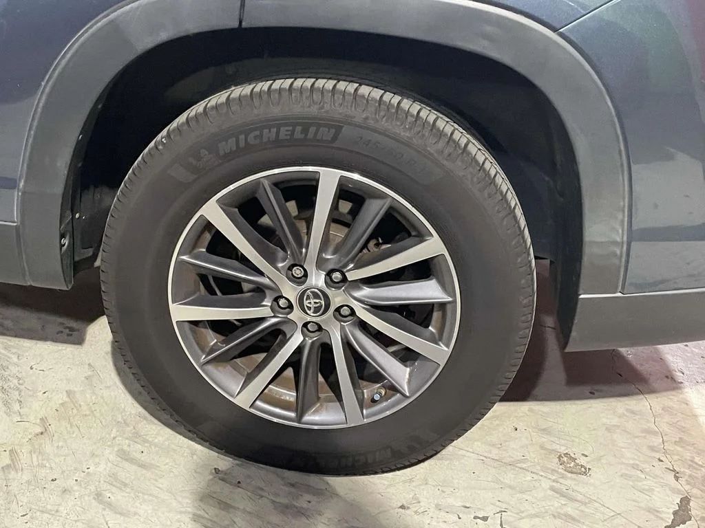 Used 2019 Blue Toyota XLE image 6
