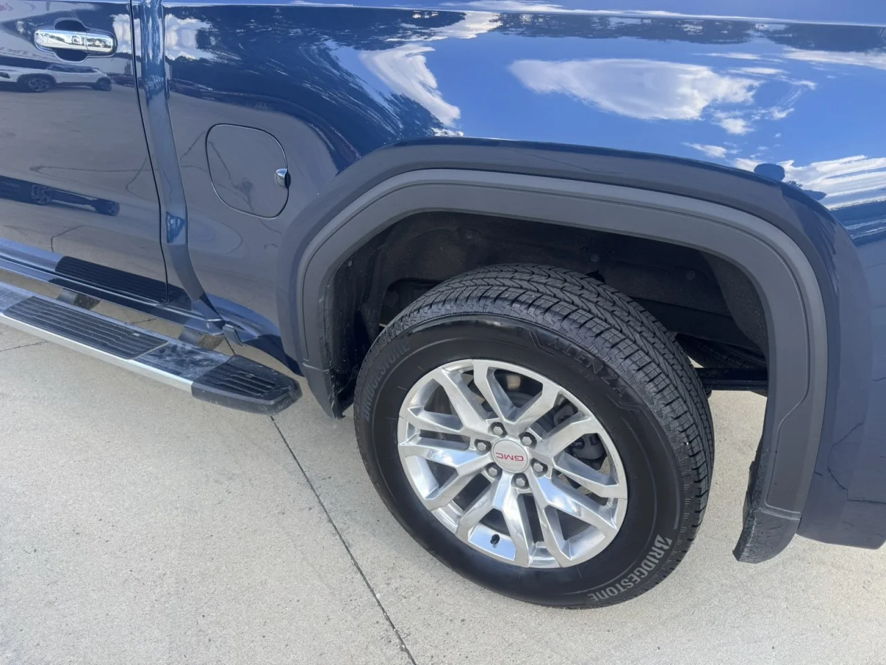 Used 2021 PACIFIC BLUE METALLIC GMC SLT image 9