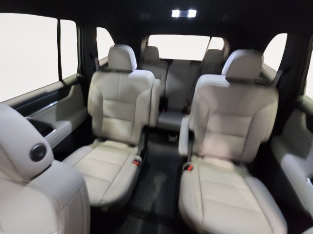 New 2026 Glacier White Tricoat GMC Elevation image 13