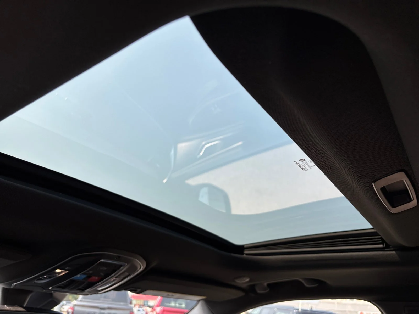 Used 2025 White Jeep Altitude image 22