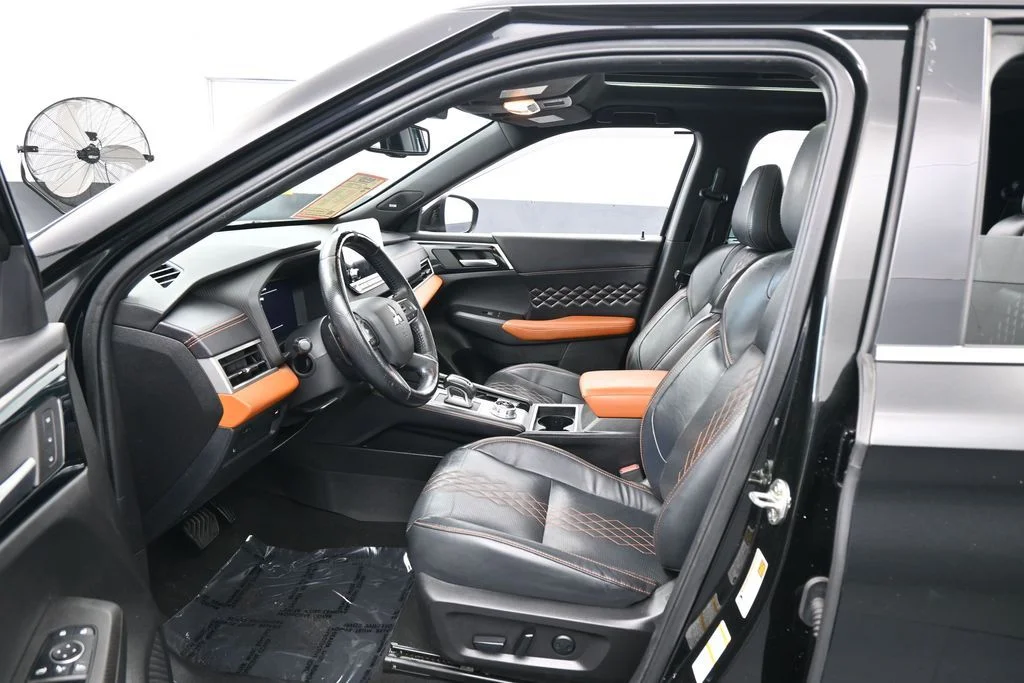 Used 2022 Black Mitsubishi SEL image 12