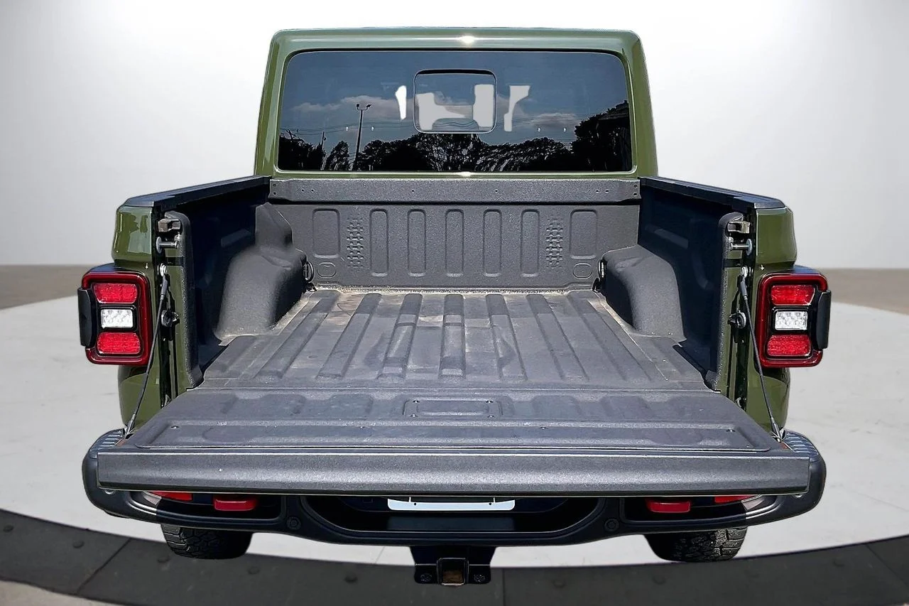 Used 2024 Green Jeep Rubicon image 26