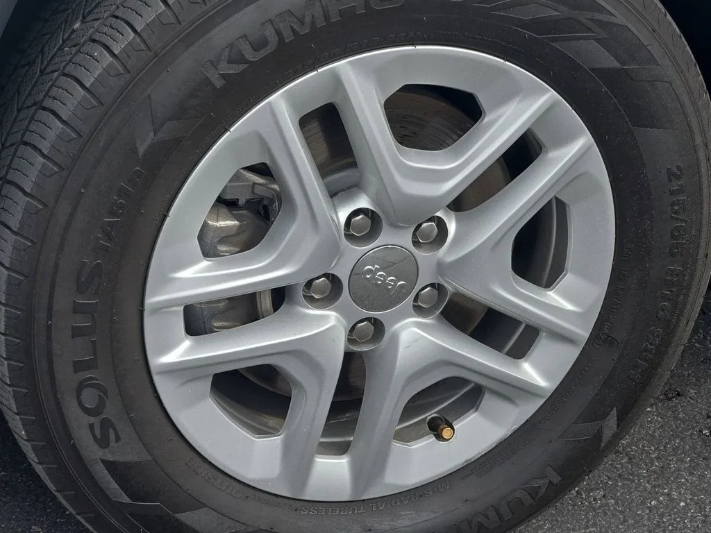 Used 2019 White Clearcoat Jeep Sport image 43