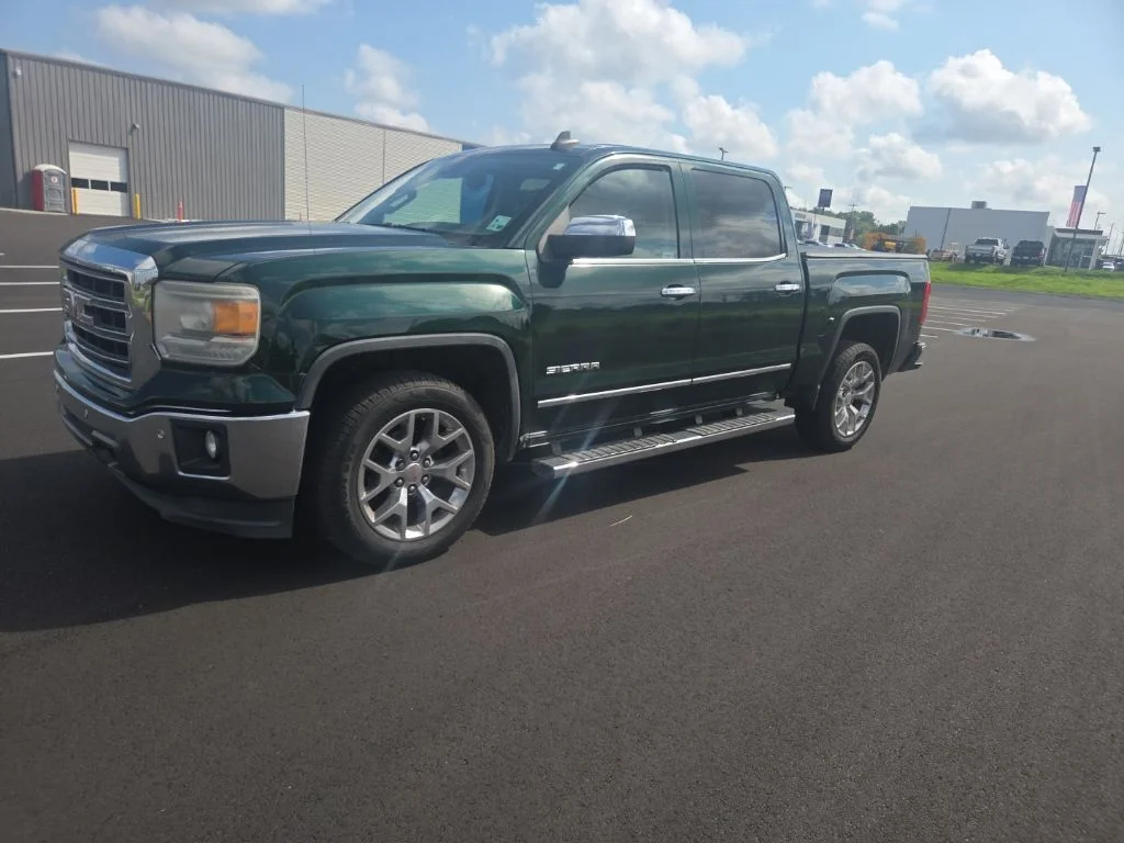 Used 2015 Green GMC SLT image 4