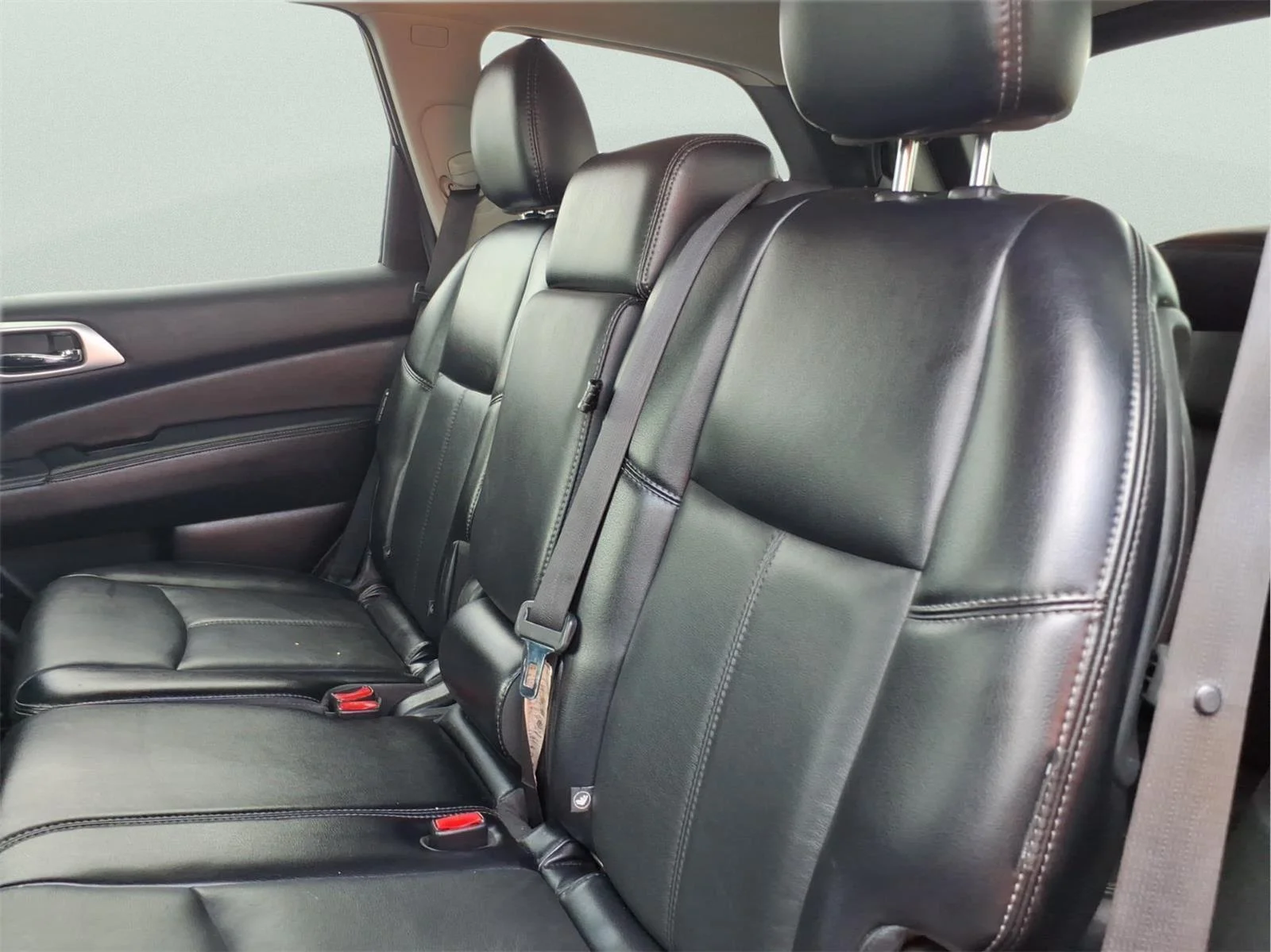 Used 2020 Magnetic Black Pearl Nissan SL image 11