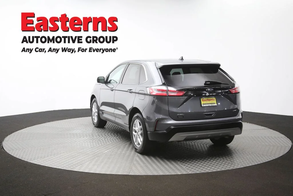 Used 2023 Gray Ford SEL image 65