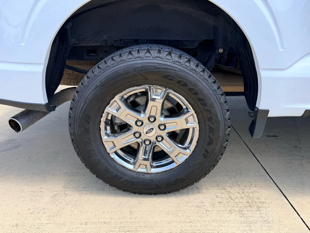 Used 2022 Oxford White Ford XLT image 28