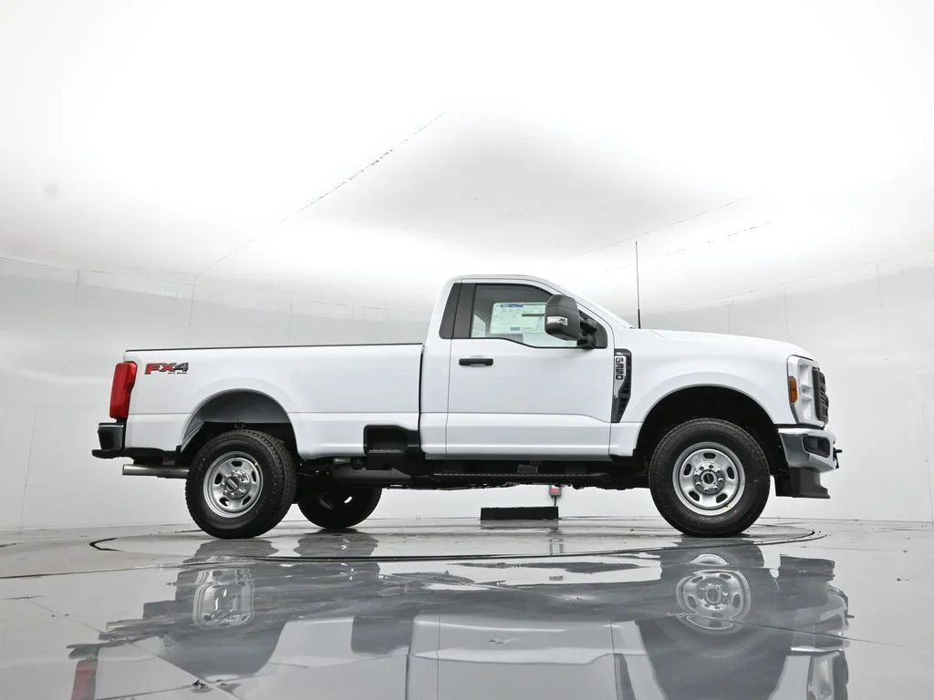 New 2026 Oxford White Ford XL image 42