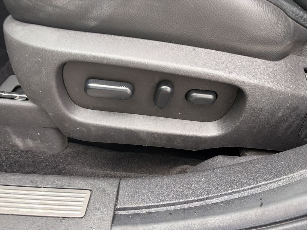 Used 2019 Blue Ford Limited image 23
