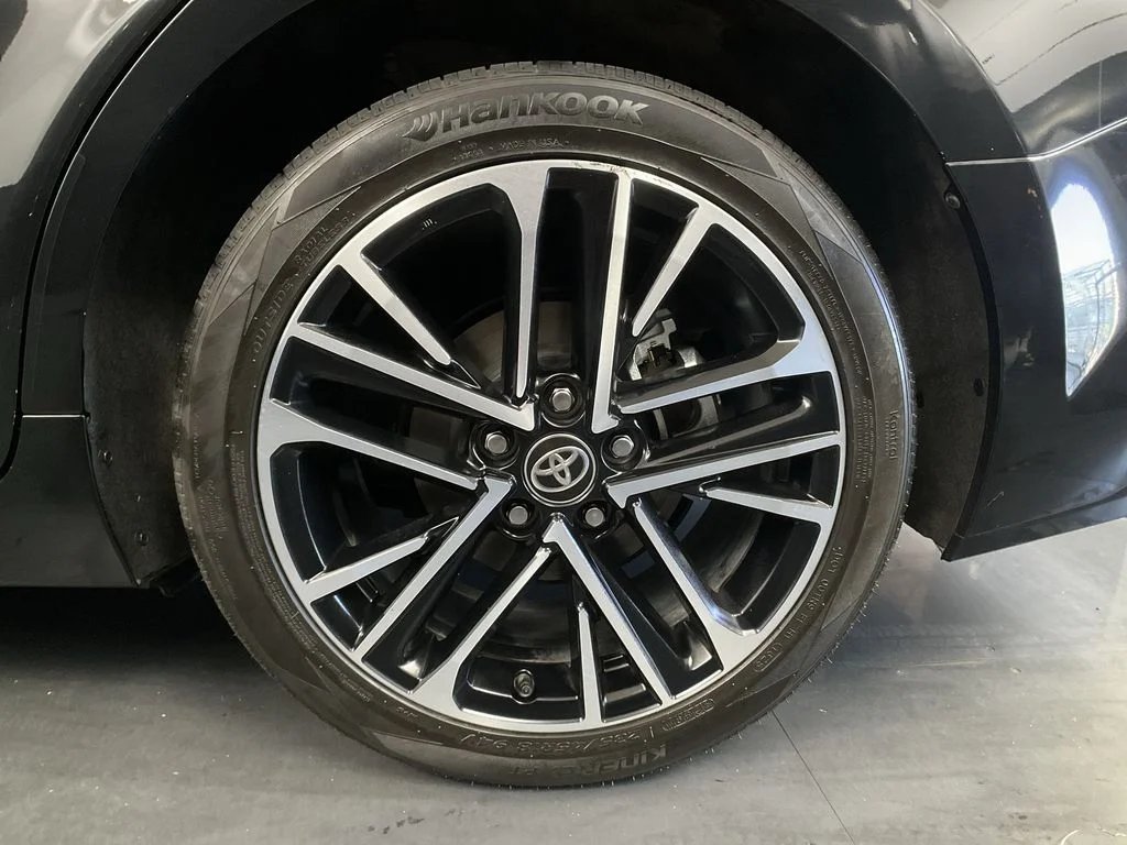 Used 2025 Midnight Black Metallic Toyota XLE image 25
