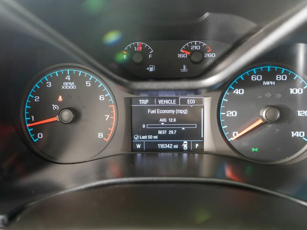Used 2015 White Chevrolet Z71 image 17