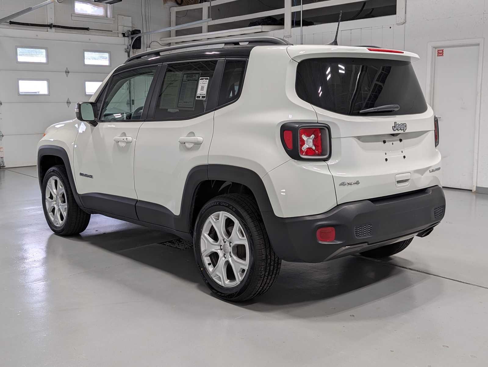 Used 2019 Alpine White Clearcoat Jeep Limited image 10