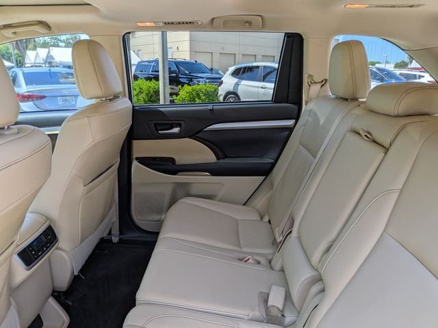 Used 2017 Red Toyota XLE image 14