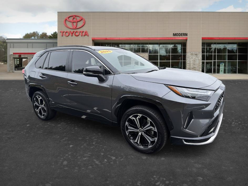 Used 2025 Magnetic Gray Metallic/Midnight Black Metallic Toyota XSE image 3