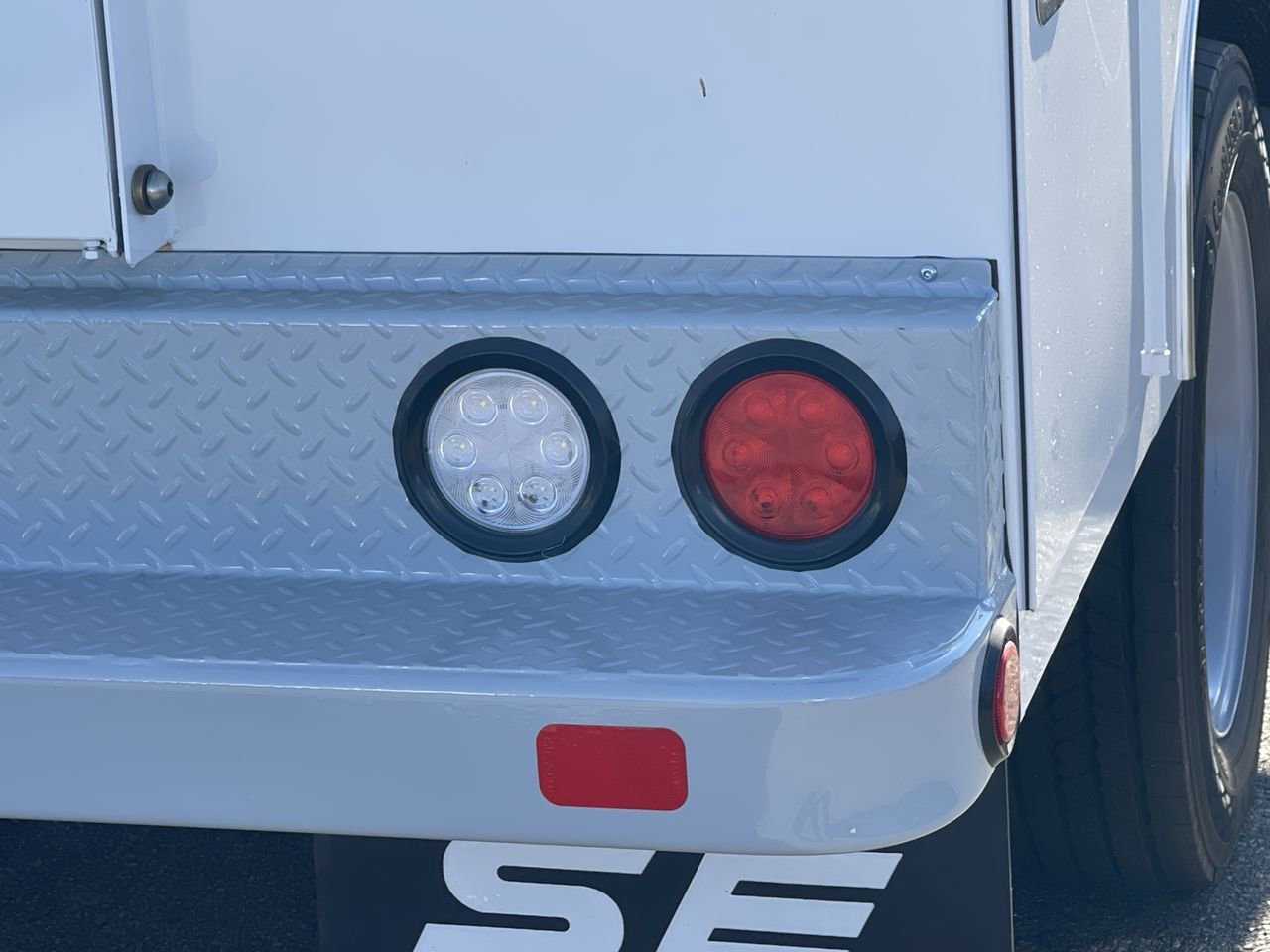 2024 Ford F-450 Super Duty Chassis Cab XL - Photo 9