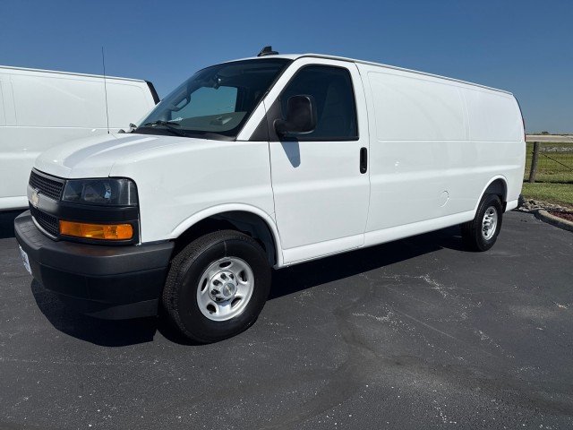 2025 Chevrolet Express Cargo Work Van - Photo 9