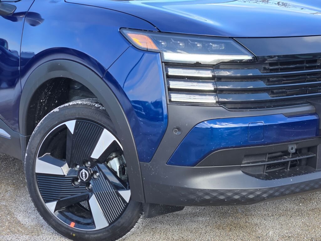 New 2026 Deep Blue Pearl Nissan SR image 3