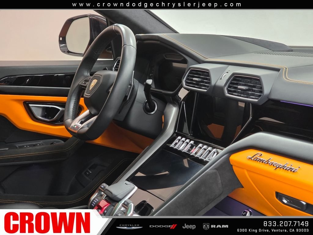 Used 2024  Lamborghini S image 20