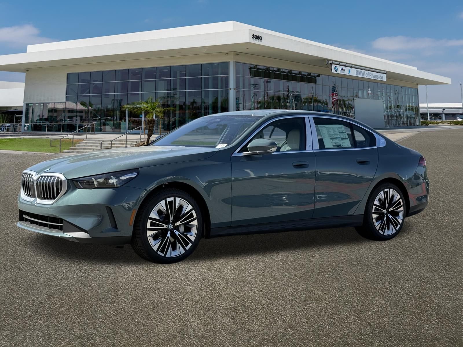 New 2027 Cape York Green Metallic BMW 530i xDrive image 5