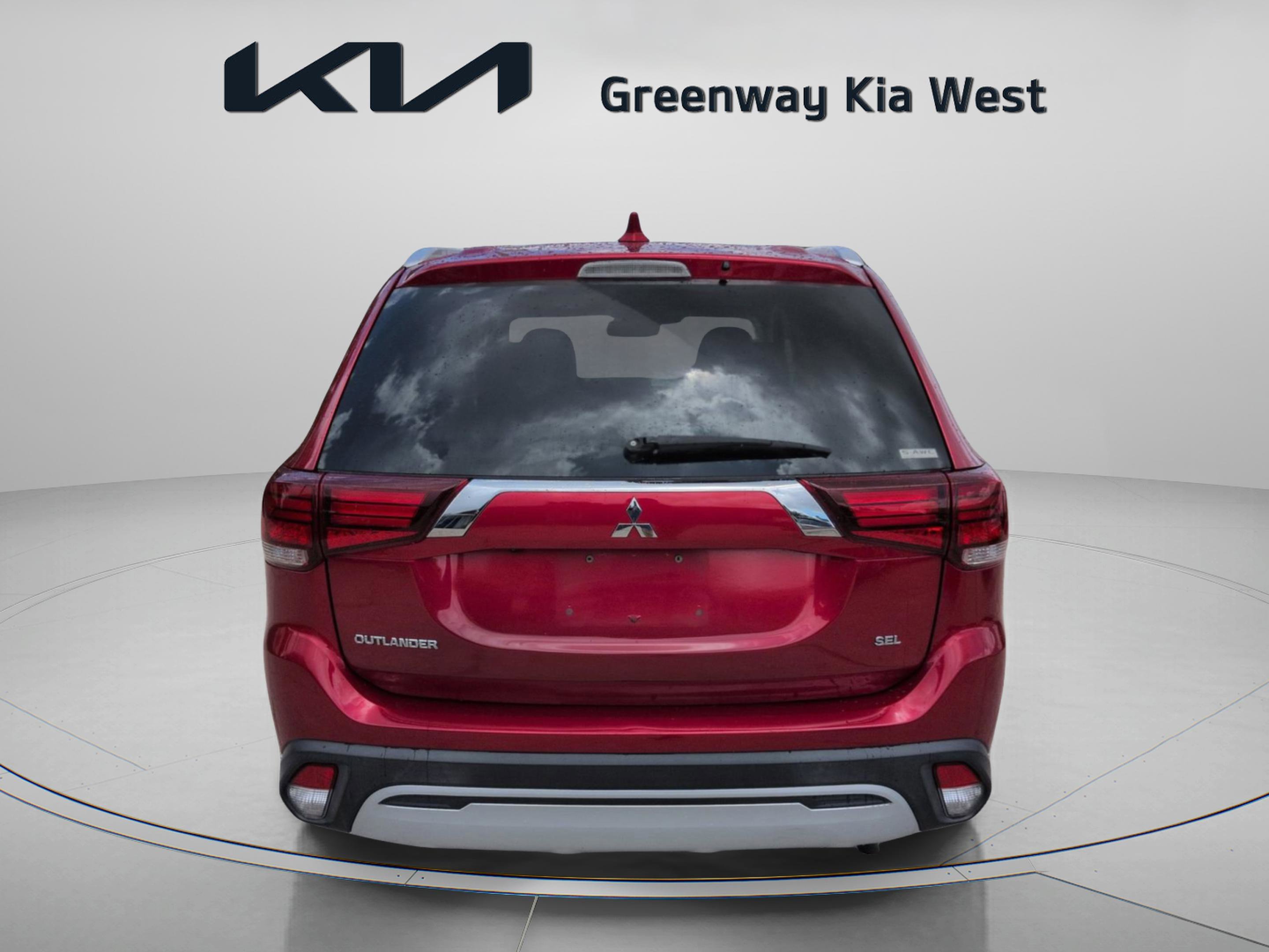 Used 2020 Red Diamond Mitsubishi SE image 7