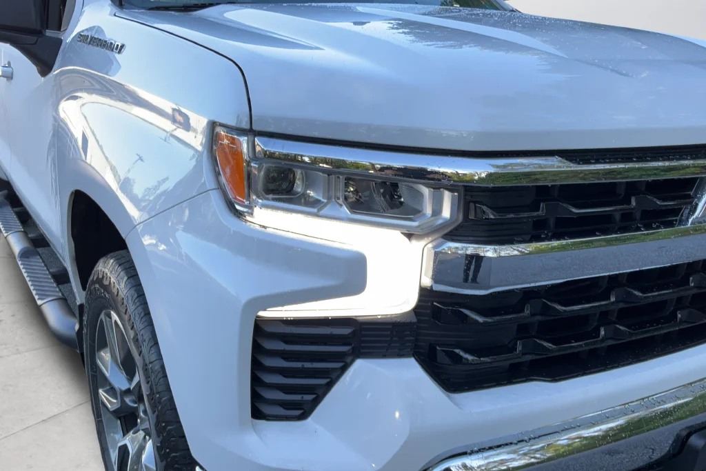 Used 2023 White Chevrolet LT image 26